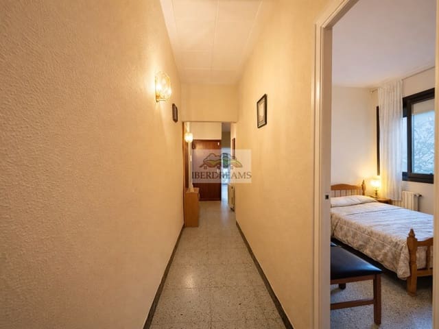 3 bedroom Townhouse for sale in Montcada i Reixac with garage - € 398,179 (Ref: 9488462)