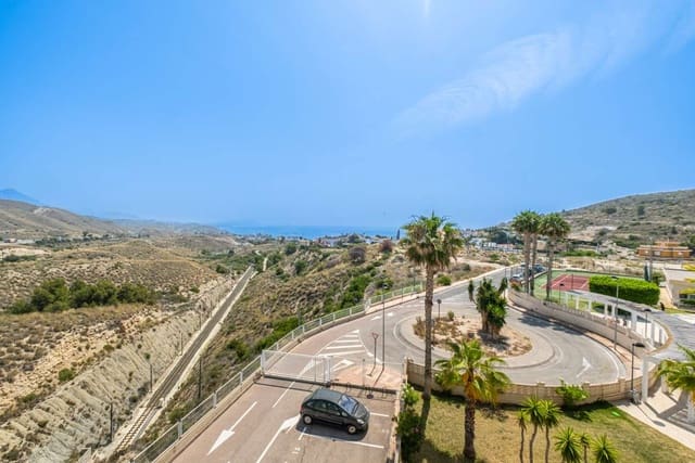 3 bedroom Flat for sale in Cala d'Or, El Campello - € 260,000 (Ref: 9253645)