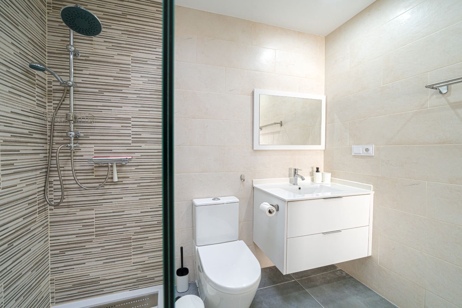 Chalet de 3 habitaciones en Daya Nueva en venta con piscina - 375.000 € (Ref: 9707895)