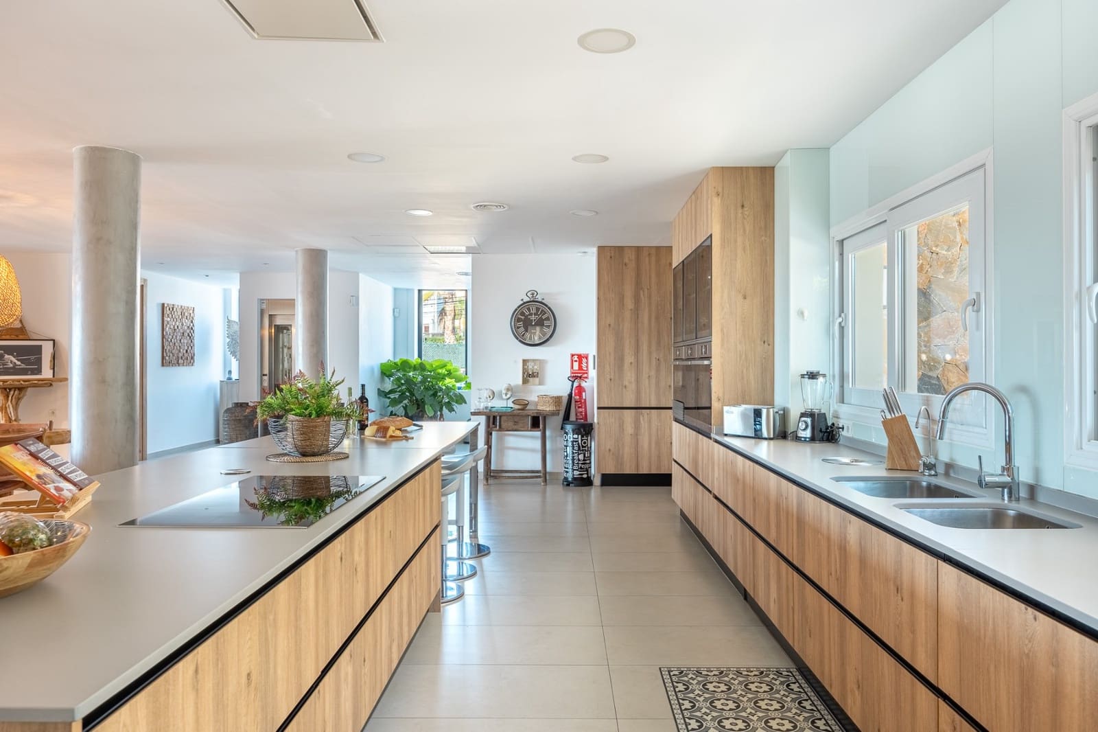 6 sypialnia Willa na sprzedaż w Montiboli z basenem garażem - 3 200 000 € (Ref: 9753698)