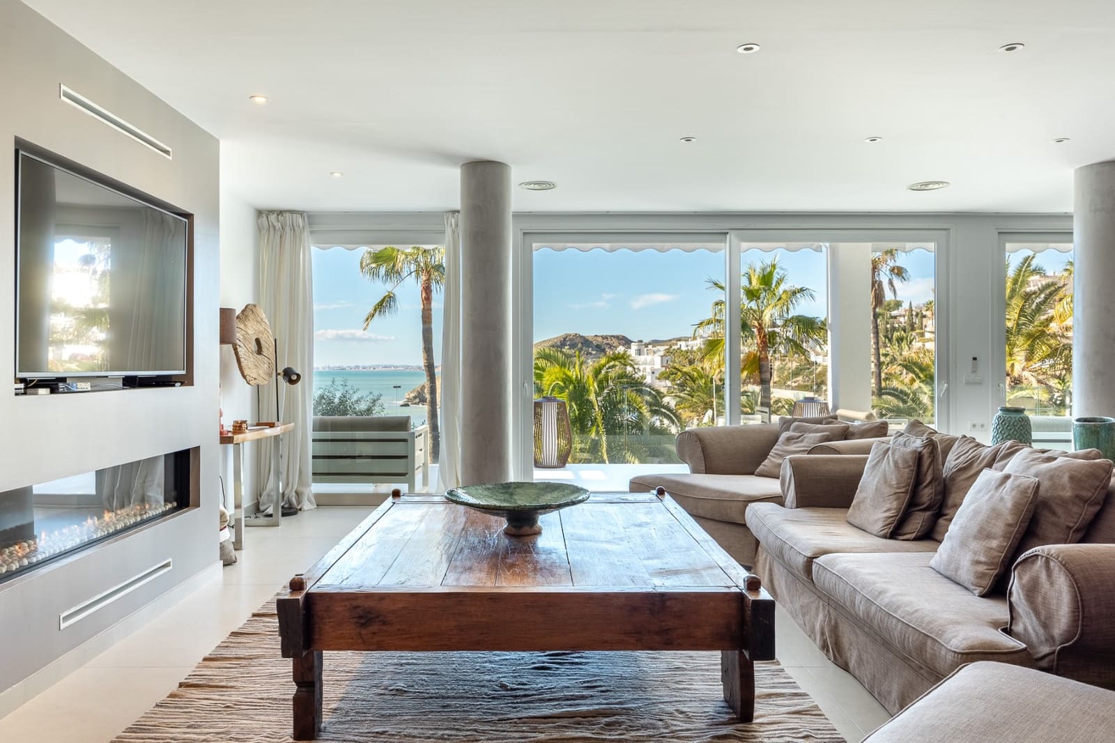 6 sypialnia Willa na sprzedaż w Montiboli z basenem garażem - 3 200 000 € (Ref: 9753698)