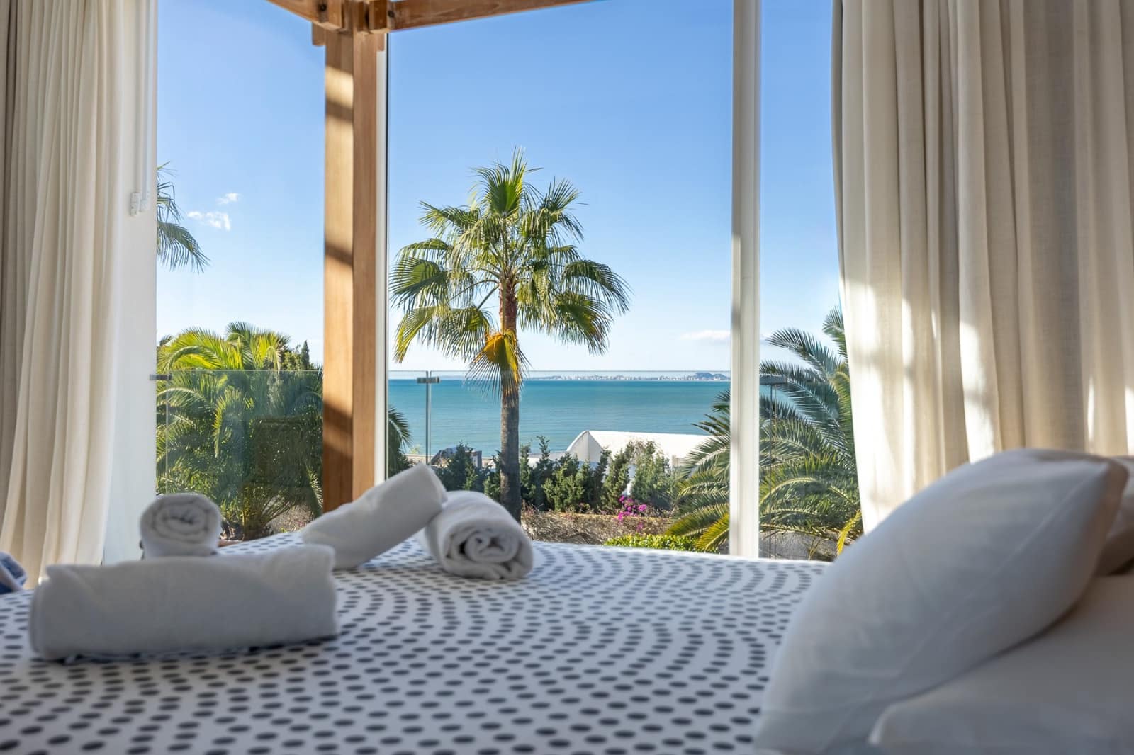 6 sypialnia Willa na sprzedaż w Montiboli z basenem garażem - 3 200 000 € (Ref: 9753698)