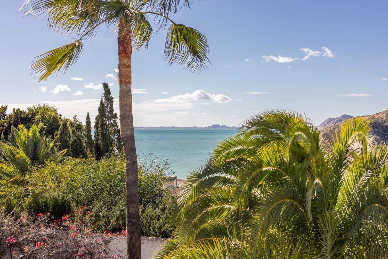 6 sypialnia Willa na sprzedaż w Montiboli z basenem garażem - 3 200 000 € (Ref: 9753698)