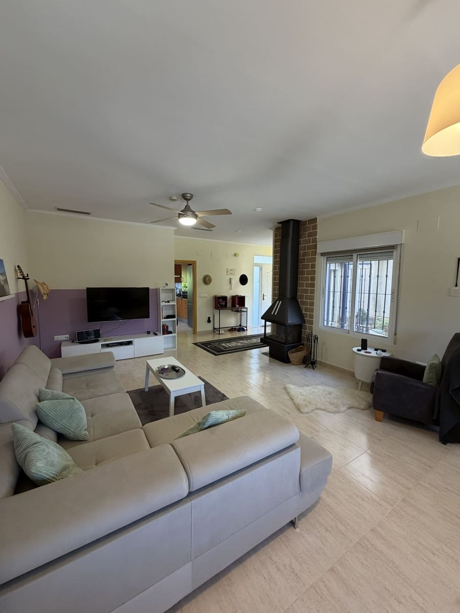 3 bedroom Villa for sale in Olocau with pool garage - € 375,000 (Ref: 10184185)