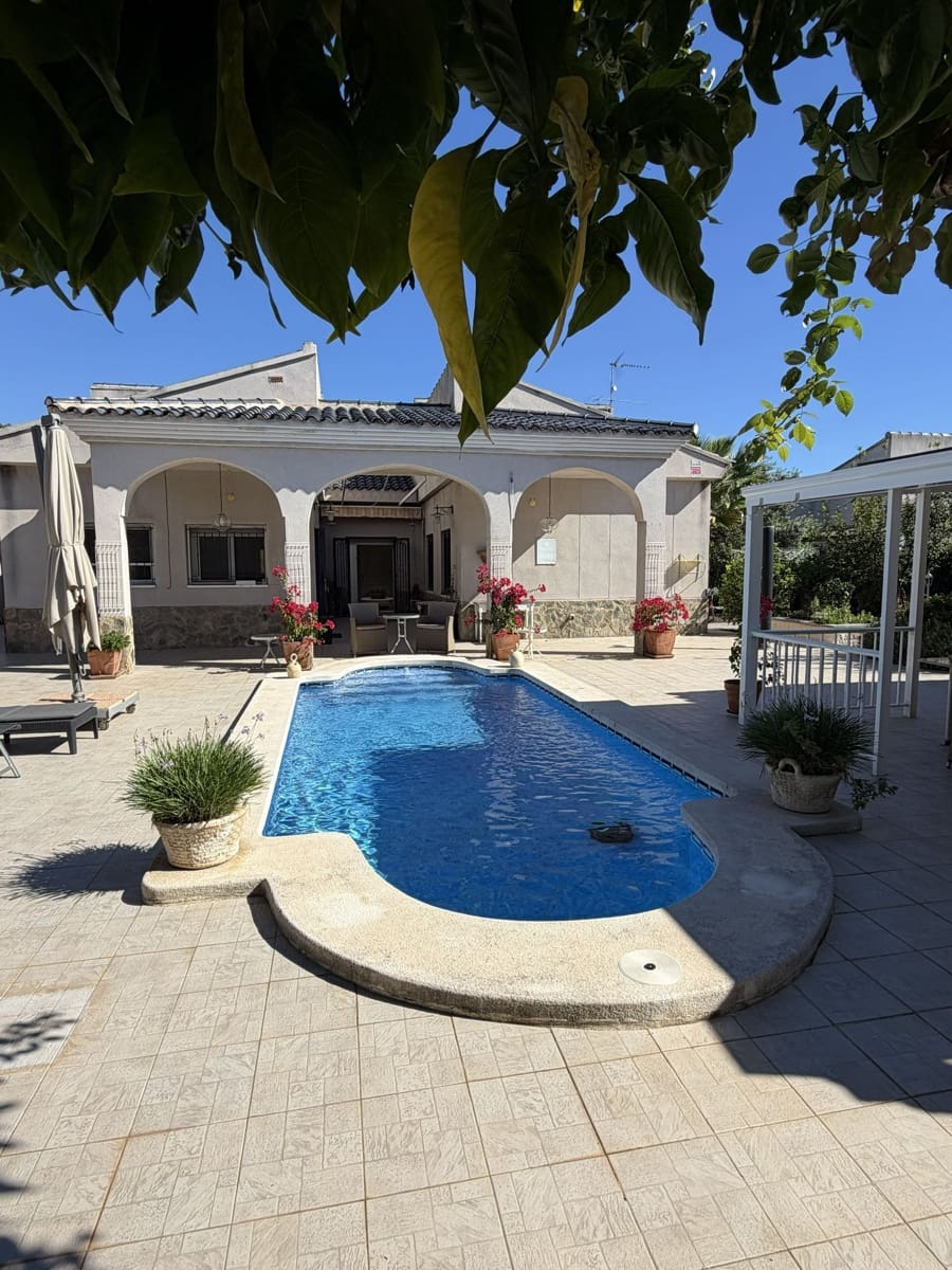 3 bedroom Villa for sale in Olocau with pool garage - € 375,000 (Ref: 10184185)