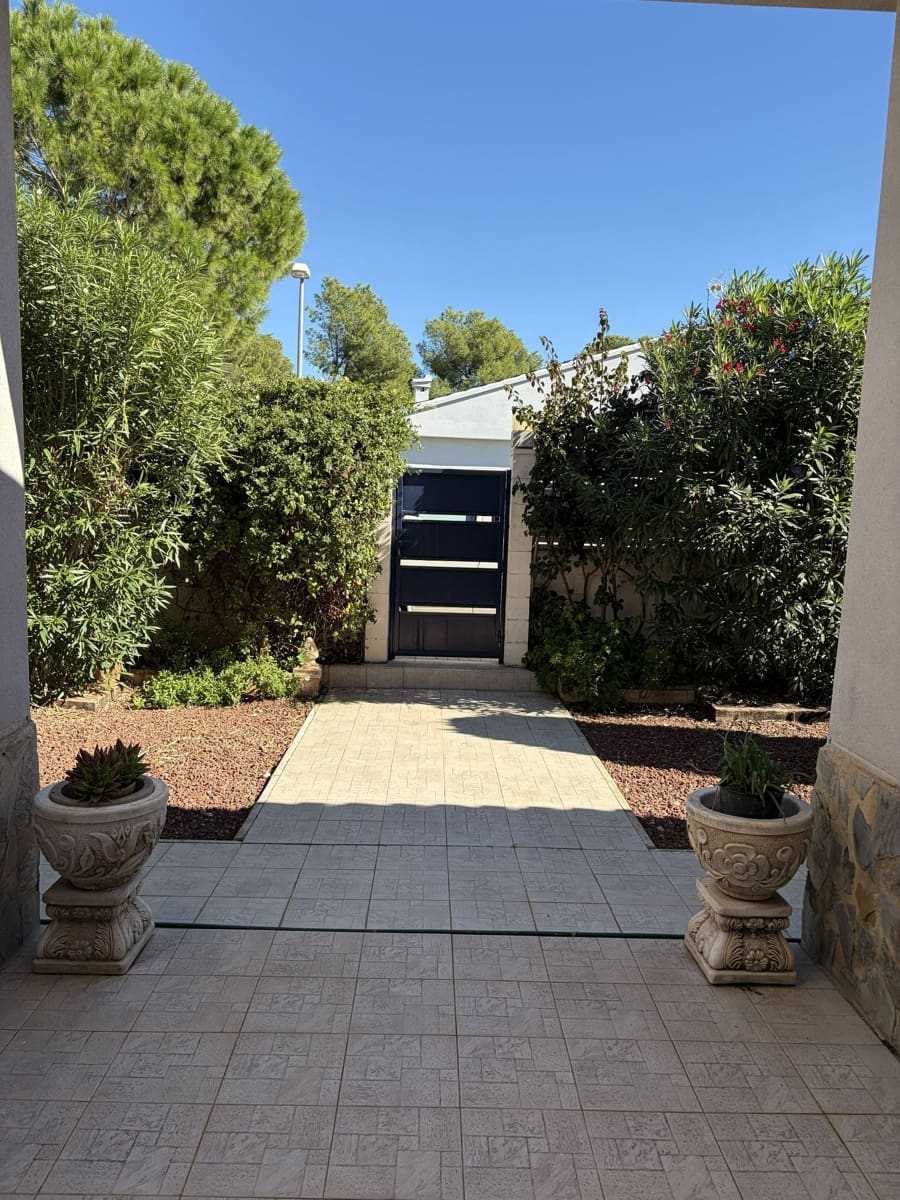 3 bedroom Villa for sale in Olocau with pool garage - € 375,000 (Ref: 10184185)