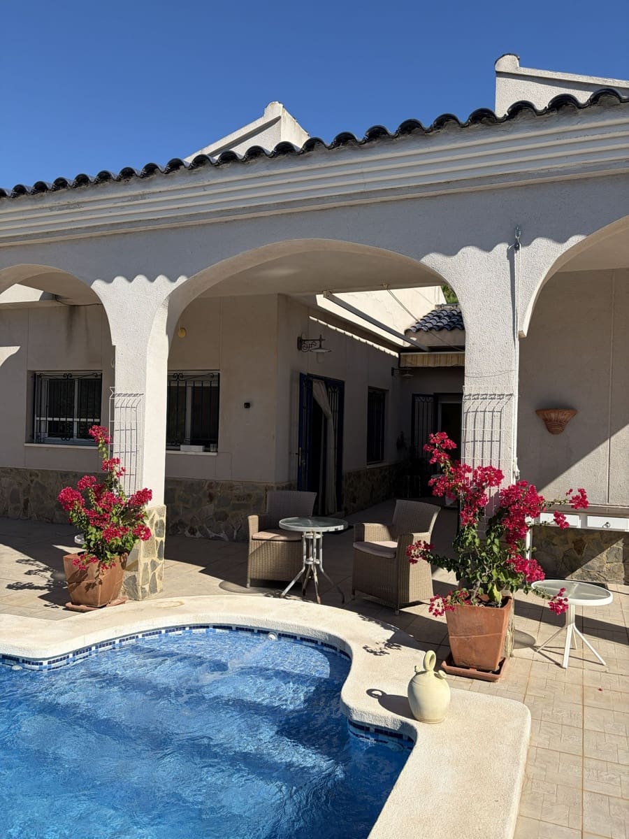 3 bedroom Villa for sale in Olocau with pool garage - € 375,000 (Ref: 10184185)