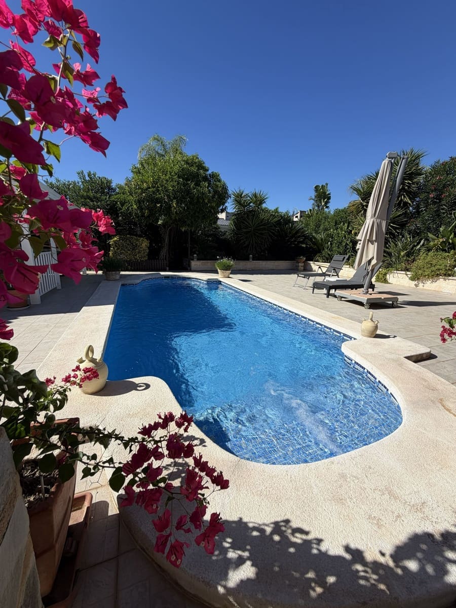 3 bedroom Villa for sale in Olocau with pool garage - € 375,000 (Ref: 10184185)
