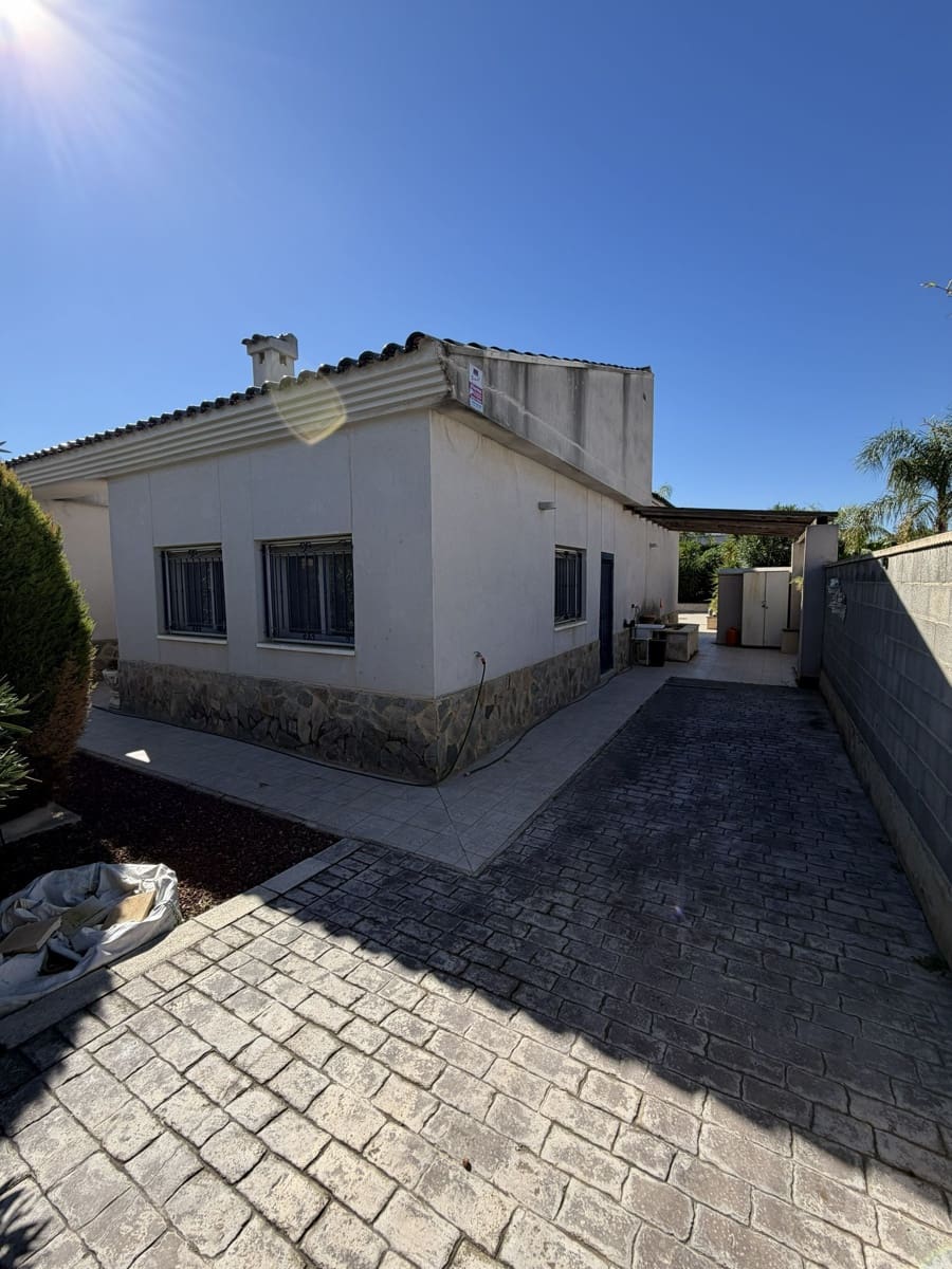 3 bedroom Villa for sale in Olocau with pool garage - € 375,000 (Ref: 10184185)