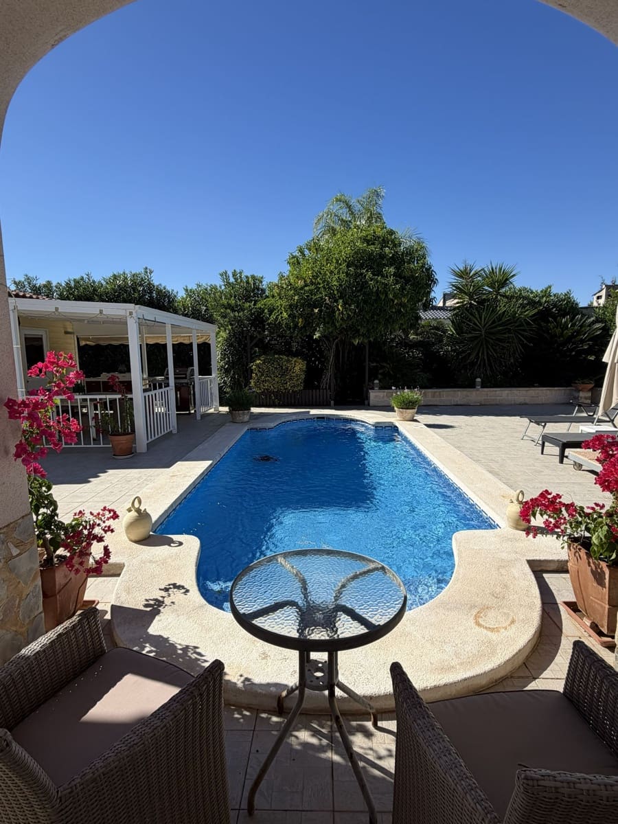 3 bedroom Villa for sale in Olocau with pool garage - € 375,000 (Ref: 10184185)