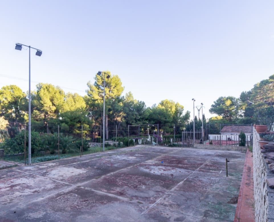 8 soverom Villa til salgs i Naquera med svømmebasseng garasje - € 398 000 (Ref: 8015744)