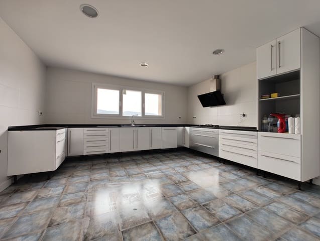 4 bedroom Finca/Country House for sale in Talayuelas with garage - € 480,000 (Ref: 8757487)