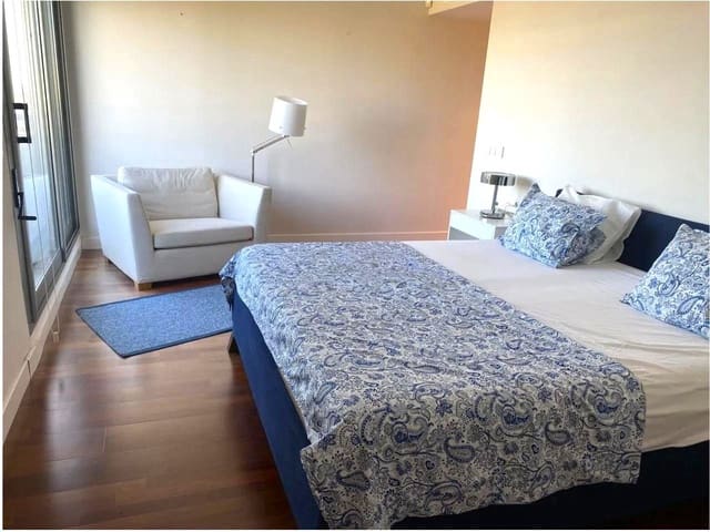 5 bedroom Townhouse for sale in Valencia city with garage - € 880,000 (Ref: 9177646)