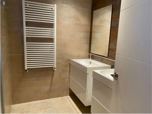 5 bedroom Townhouse for sale in Valencia city with garage - € 880,000 (Ref: 9177646)