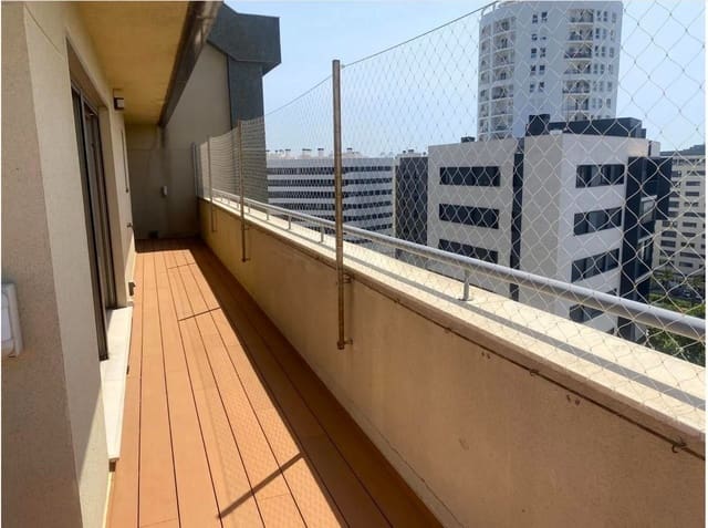 5 bedroom Townhouse for sale in Valencia city with garage - € 880,000 (Ref: 9177646)