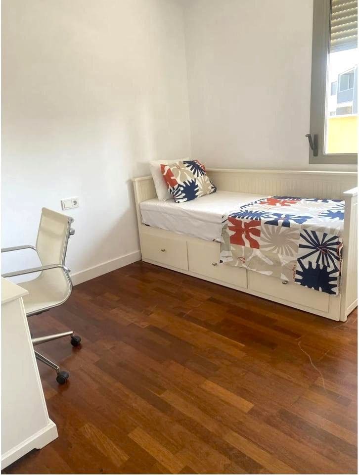 3 soveværelse Byhus til salg i Valencia by med garage - € 560.000 (Ref: 9177647)