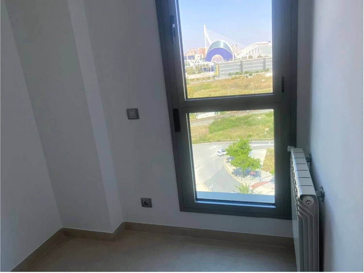 4 makuuhuone Asunto myytävänä paikassa Valencia kaupunki mukana uima-altaan 
autotalli - 548 000 € (Ref: 9177648)