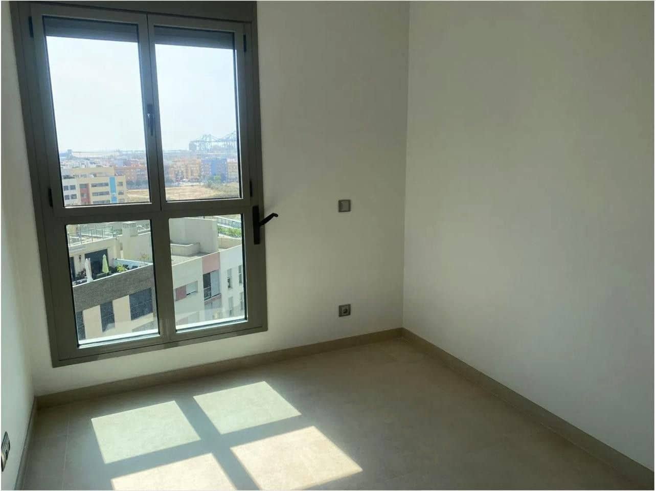 4 makuuhuone Asunto myytävänä paikassa Valencia kaupunki mukana uima-altaan 
autotalli - 548 000 € (Ref: 9177648)