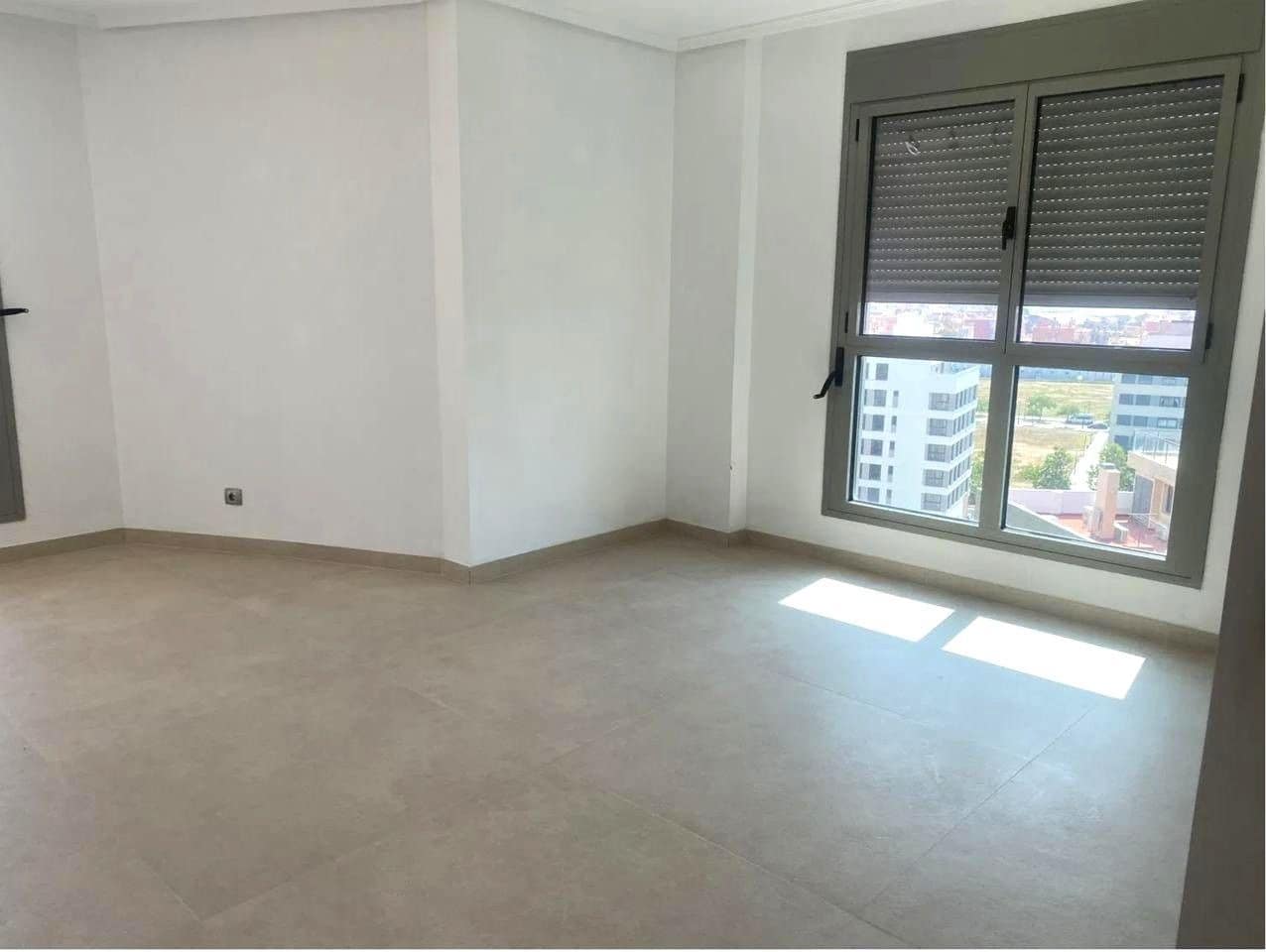 4 makuuhuone Asunto myytävänä paikassa Valencia kaupunki mukana uima-altaan 
autotalli - 548 000 € (Ref: 9177648)