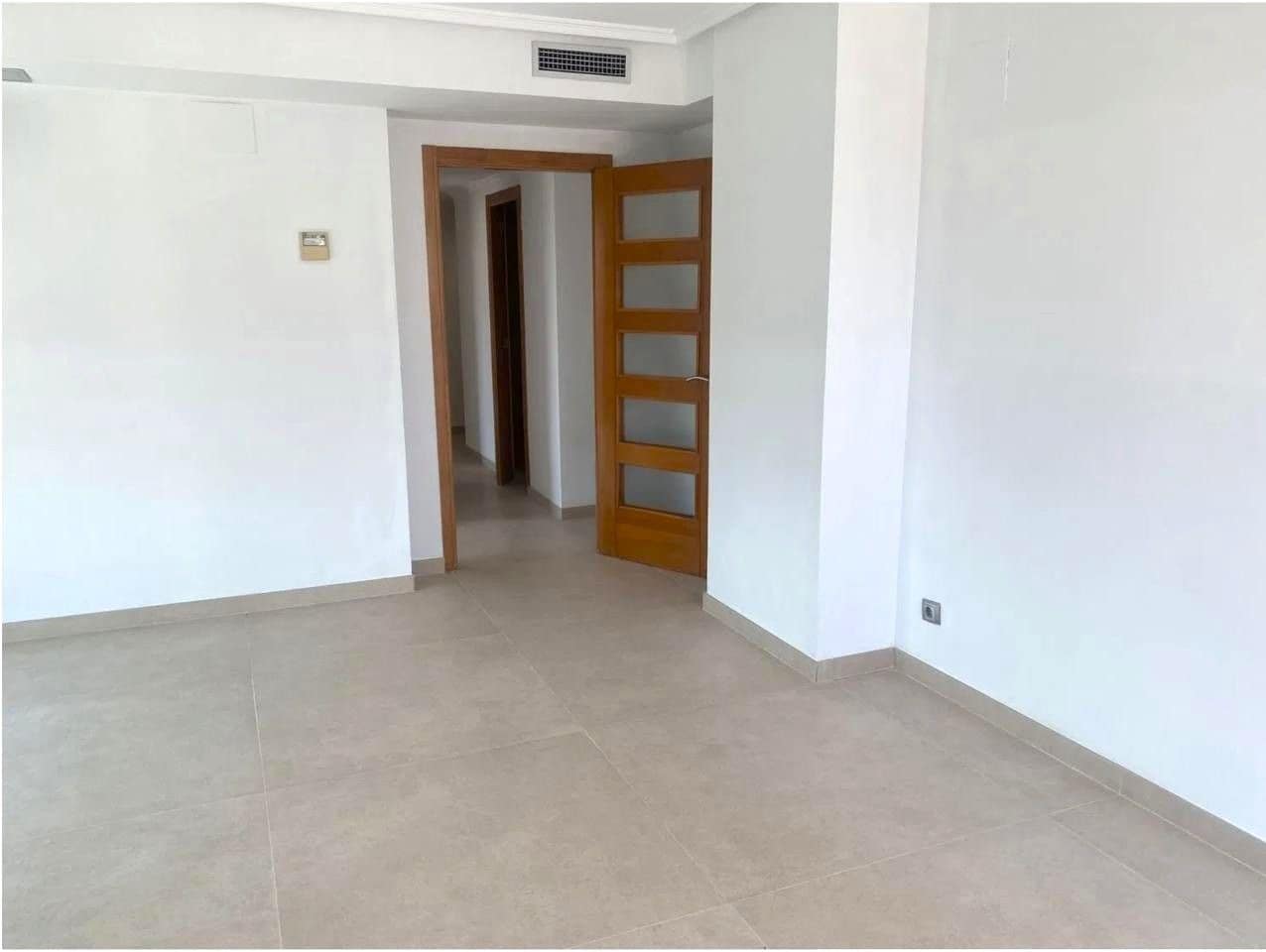 4 makuuhuone Asunto myytävänä paikassa Valencia kaupunki mukana uima-altaan 
autotalli - 548 000 € (Ref: 9177648)