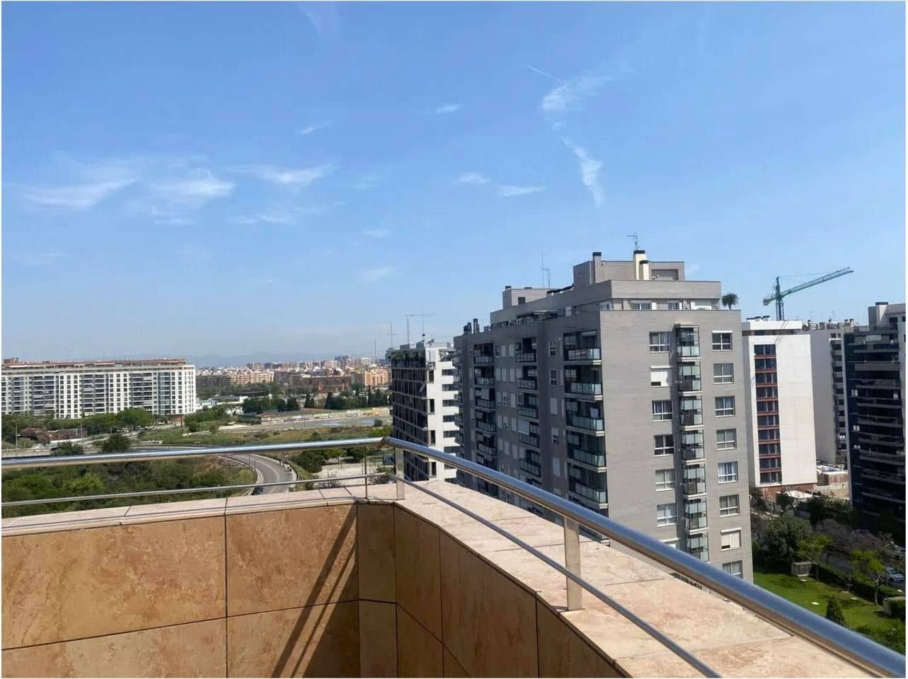 4 makuuhuone Asunto myytävänä paikassa Valencia kaupunki mukana uima-altaan 
autotalli - 548 000 € (Ref: 9177648)