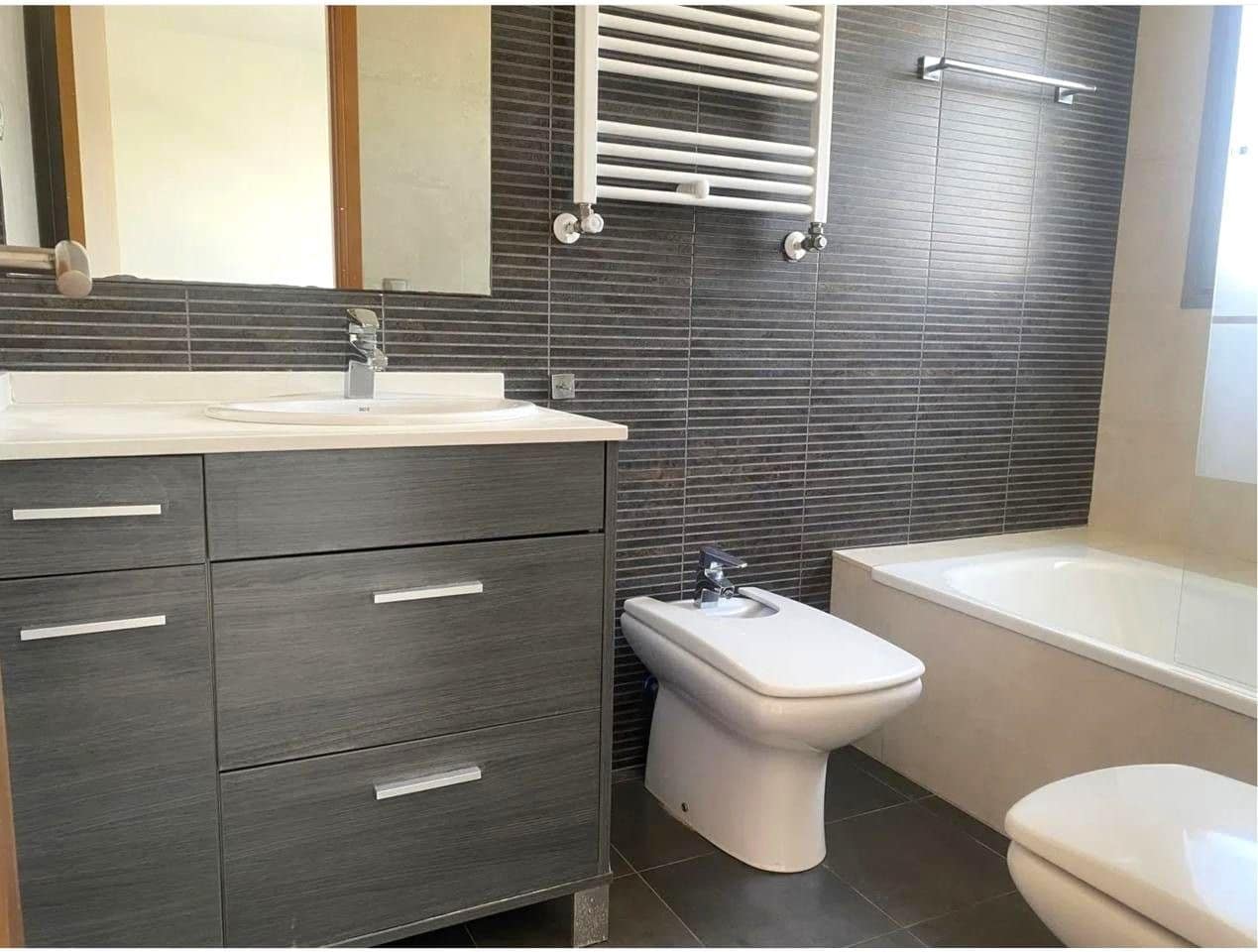 4 makuuhuone Asunto myytävänä paikassa Valencia kaupunki mukana uima-altaan 
autotalli - 548 000 € (Ref: 9177648)