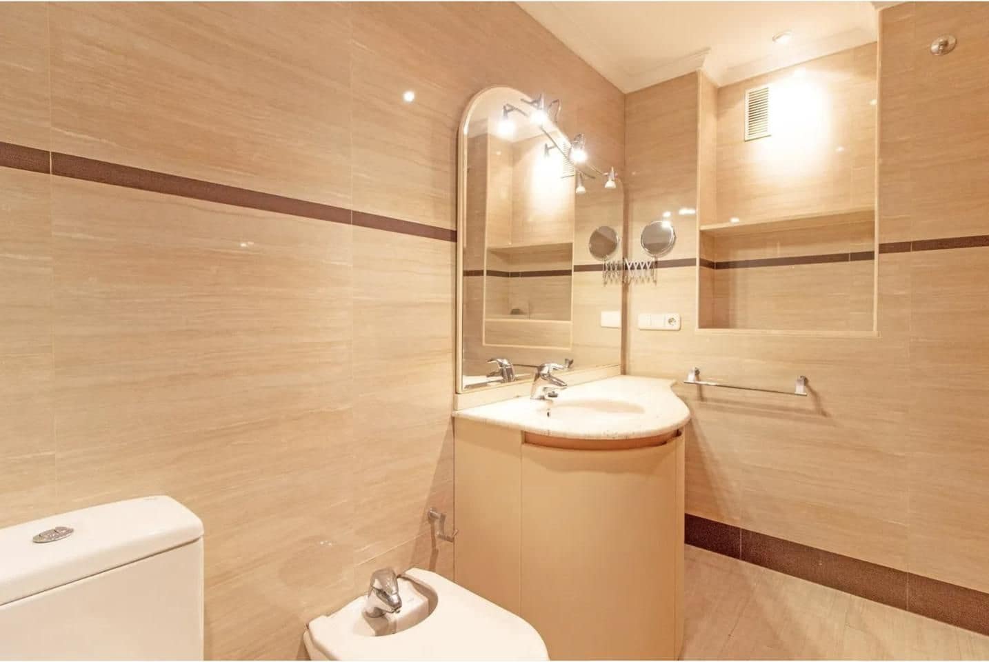 5 soveværelse Villa til salg i Lliria med garage - € 349.000 (Ref: 9180788)