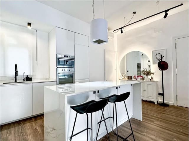 3 Zimmer Wohnung zu verkaufen in València Stadt mit Garage - 530.000 € (Ref: 9183272)