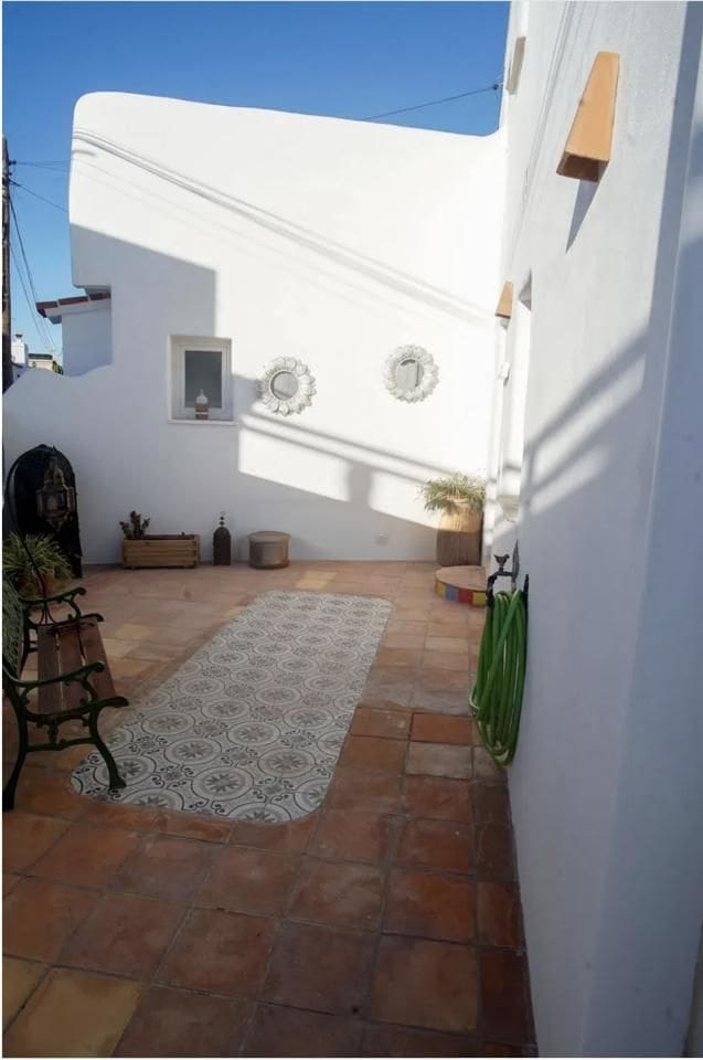 5 soverom Villa til salgs i Oliva med svømmebasseng - € 730 000 (Ref: 9189573)