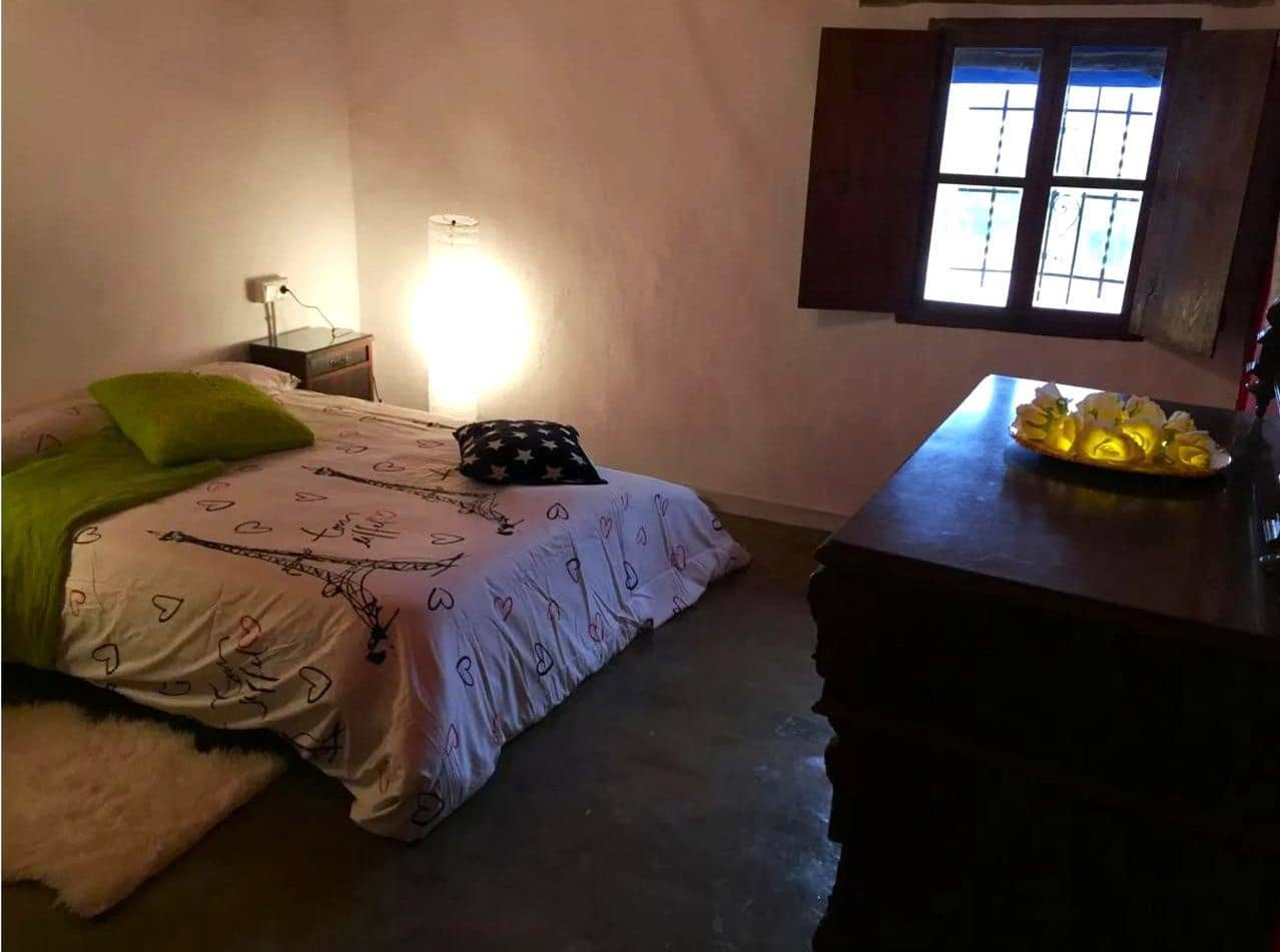 9 soveværelse Villa til salg i Chulilla med garage - € 260.000 (Ref: 9189574)