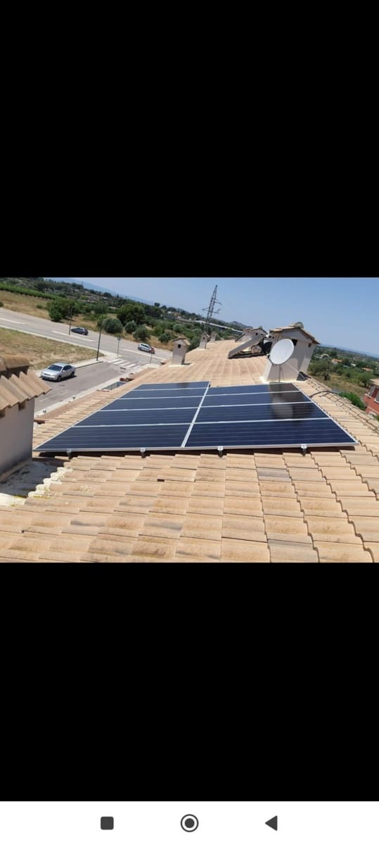 3 soveværelse Semi-Rækkehus til salg i La Pobla de Vallbona med swimmingpool garage - € 328.900 (Ref: 9208074)