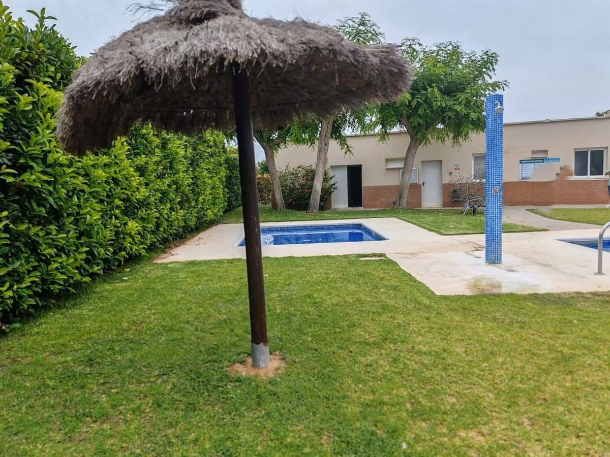 3 soveværelse Semi-Rækkehus til salg i La Pobla de Vallbona med swimmingpool garage - € 328.900 (Ref: 9208074)