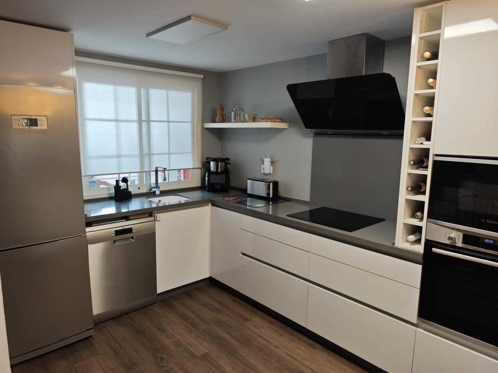 3 soveværelse Semi-Rækkehus til salg i La Pobla de Vallbona med swimmingpool garage - € 328.900 (Ref: 9208074)