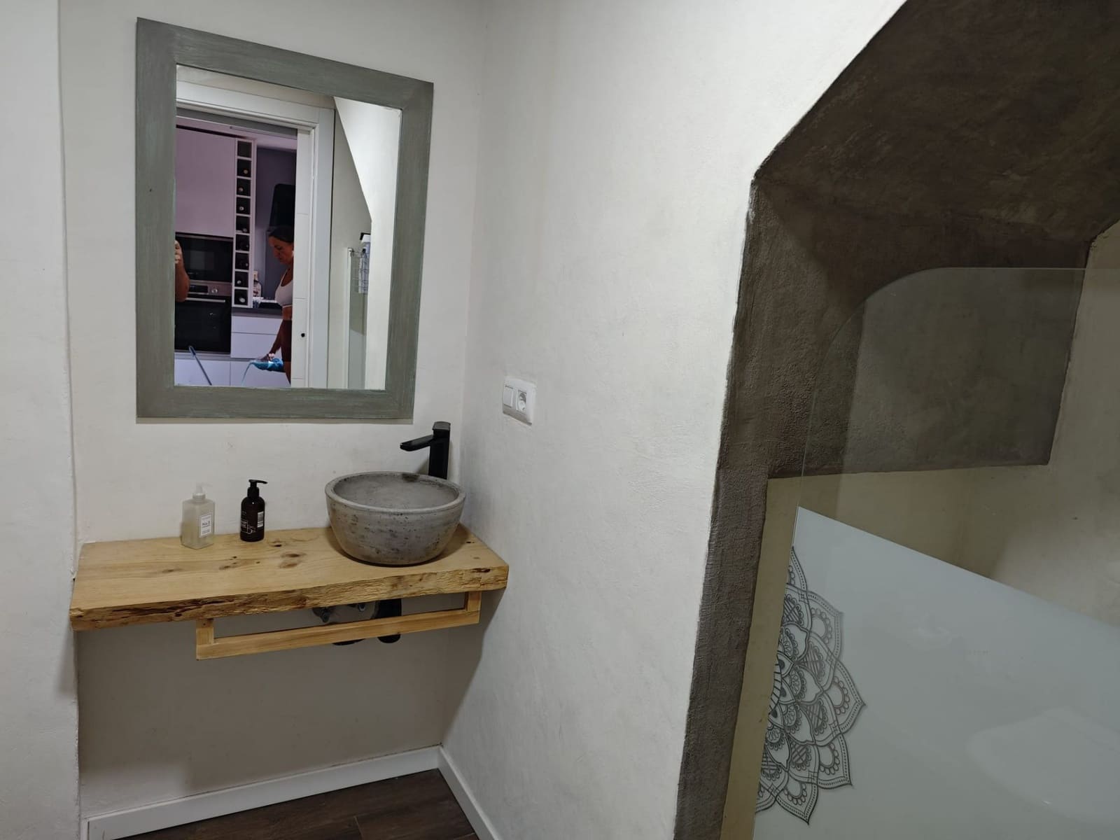 3 soveværelse Semi-Rækkehus til salg i La Pobla de Vallbona med swimmingpool garage - € 328.900 (Ref: 9208074)