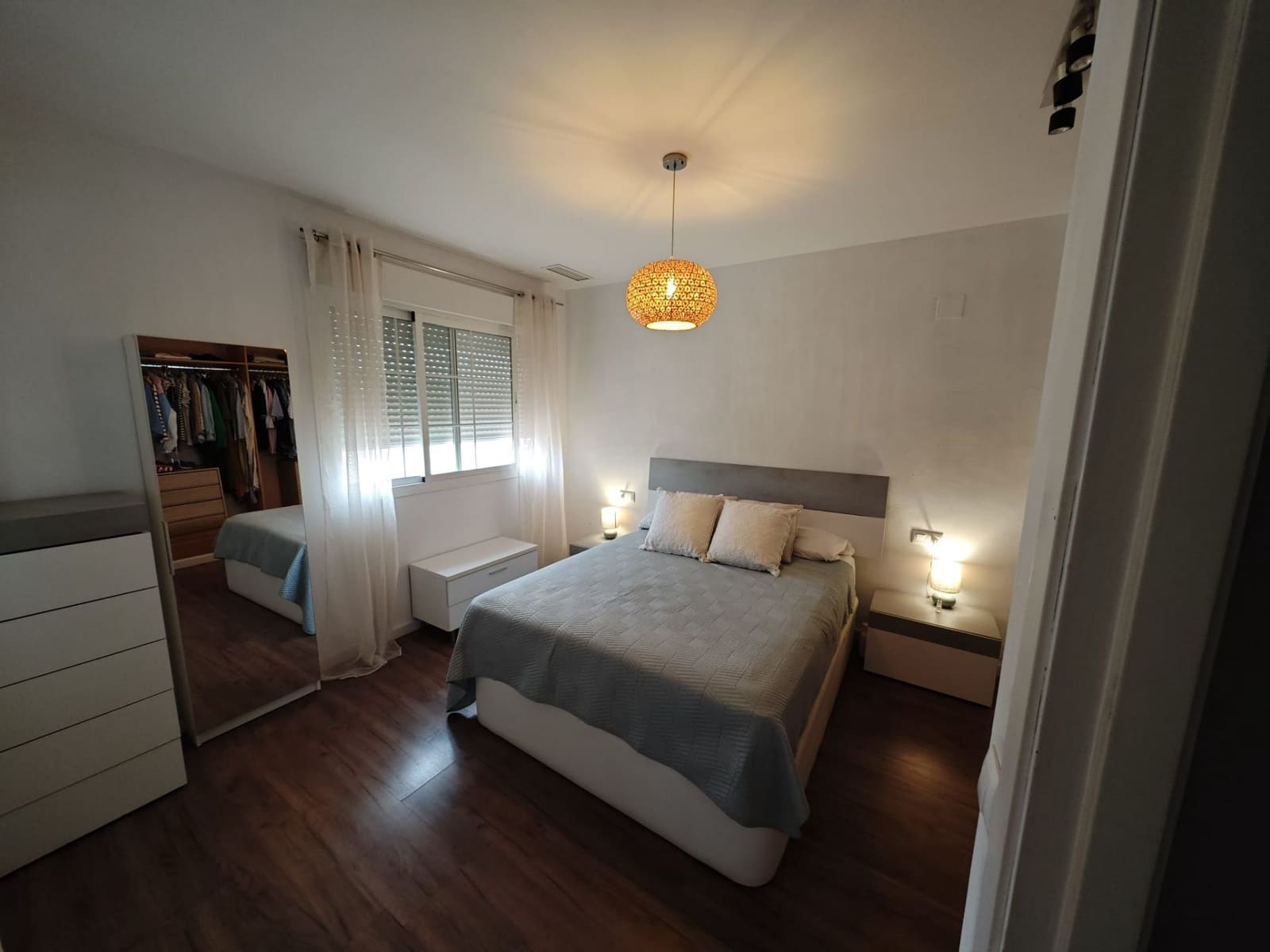 3 soveværelse Semi-Rækkehus til salg i La Pobla de Vallbona med swimmingpool garage - € 328.900 (Ref: 9208074)