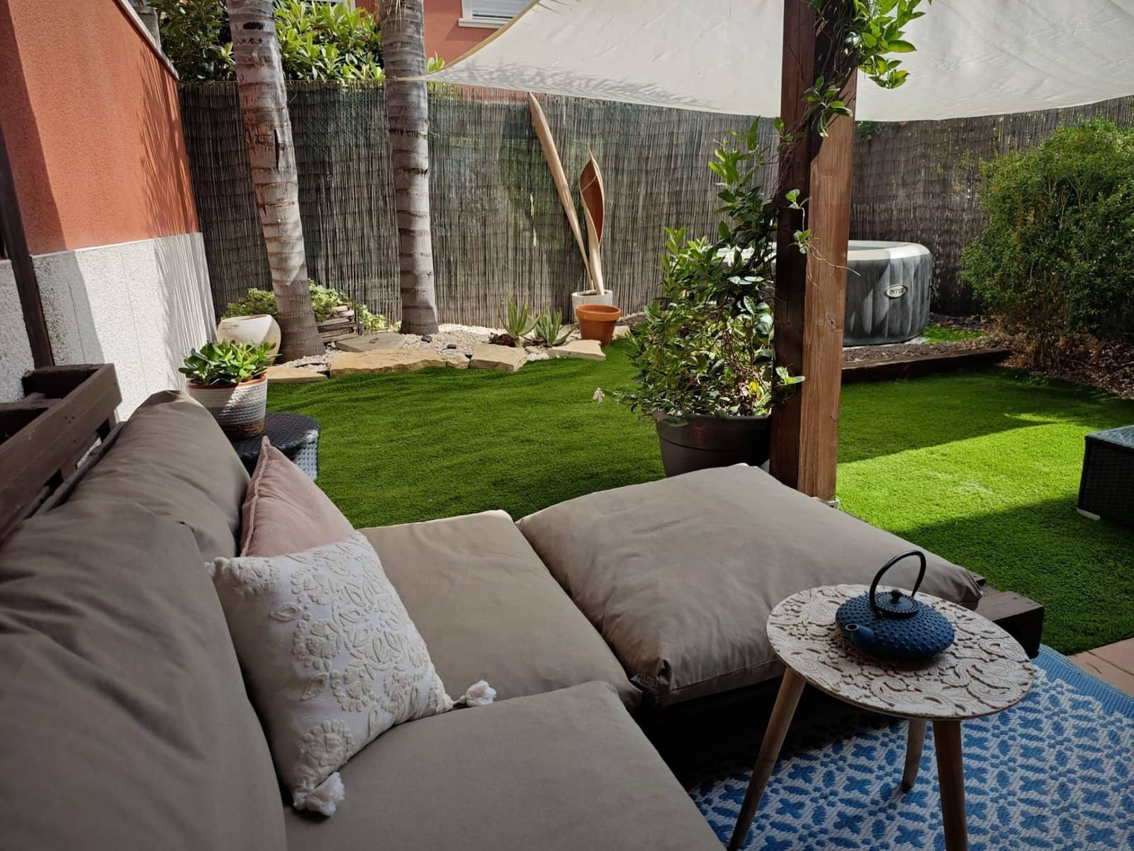 3 soveværelse Semi-Rækkehus til salg i La Pobla de Vallbona med swimmingpool garage - € 328.900 (Ref: 9208074)