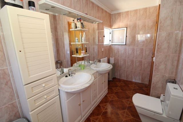 6 bedroom Villa for sale in Llíria with pool garage - € 220,000 (Ref: 9232276)