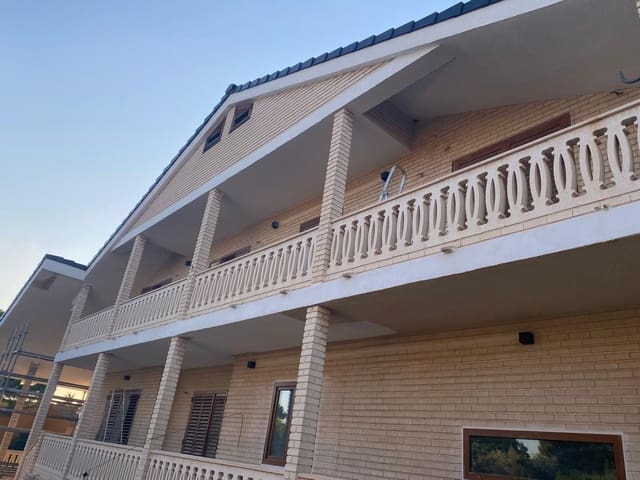 6 sovrum Villa till salu i Bétera med pool garage - 940 000 € (Ref: 9371732)