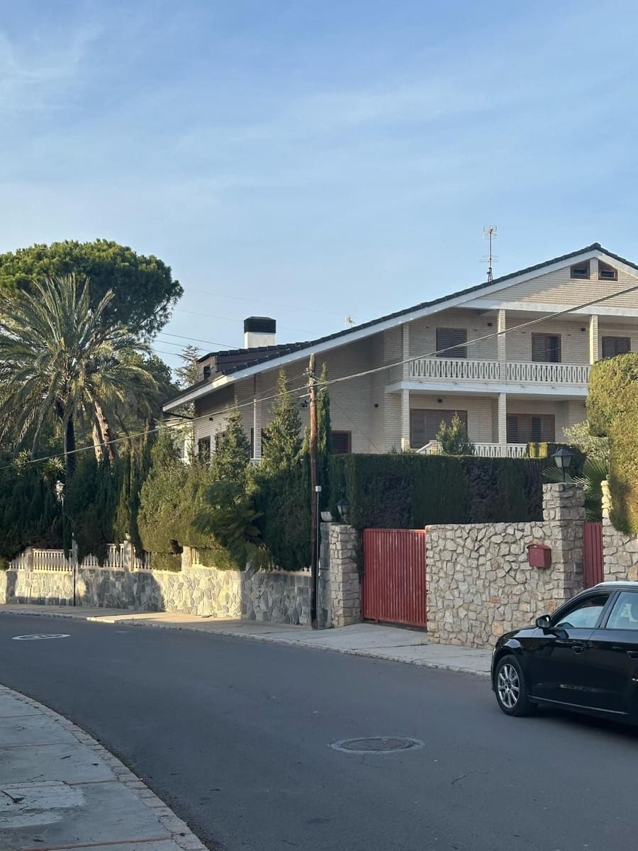 6 sovrum Villa till salu i Betera med pool garage - 940 000 € (Ref: 9371732)