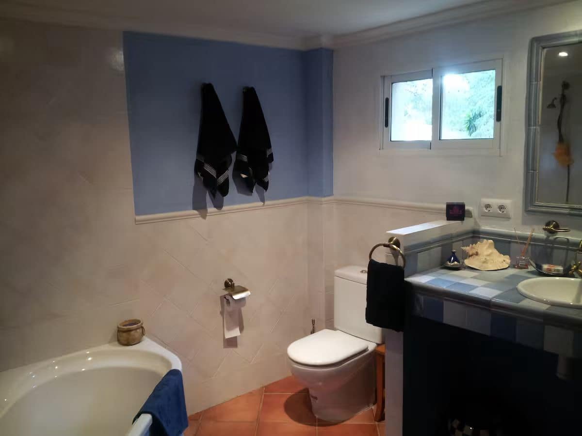 9 bedroom Villa for sale in Serra with pool garage - € 449,000 (Ref: 9433054)