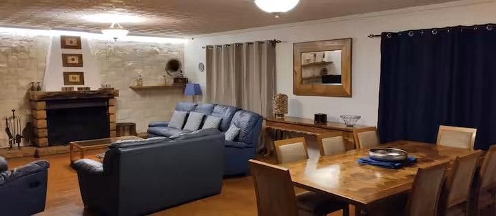 9 bedroom Villa for sale in Serra with pool garage - € 449,000 (Ref: 9433054)