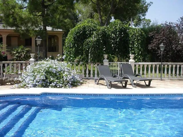 9 soverom Villa til salgs i Serra med svømmebasseng garasje - € 449 000 (Ref: 9433054)