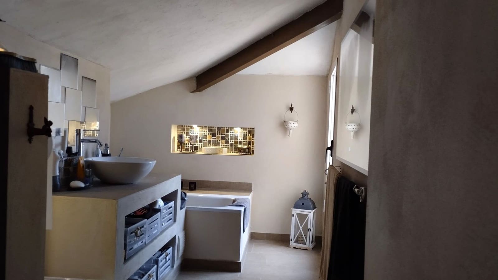 9 bedroom Villa for sale in Serra with pool garage - € 449,000 (Ref: 9433054)