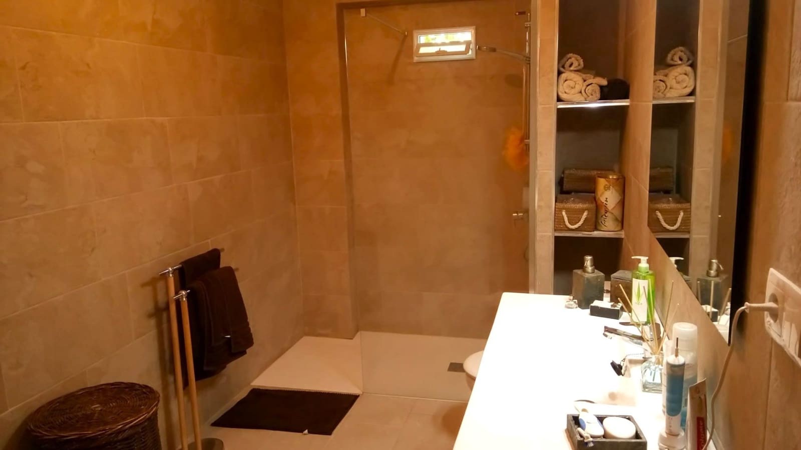 9 bedroom Villa for sale in Serra with pool garage - € 449,000 (Ref: 9433054)