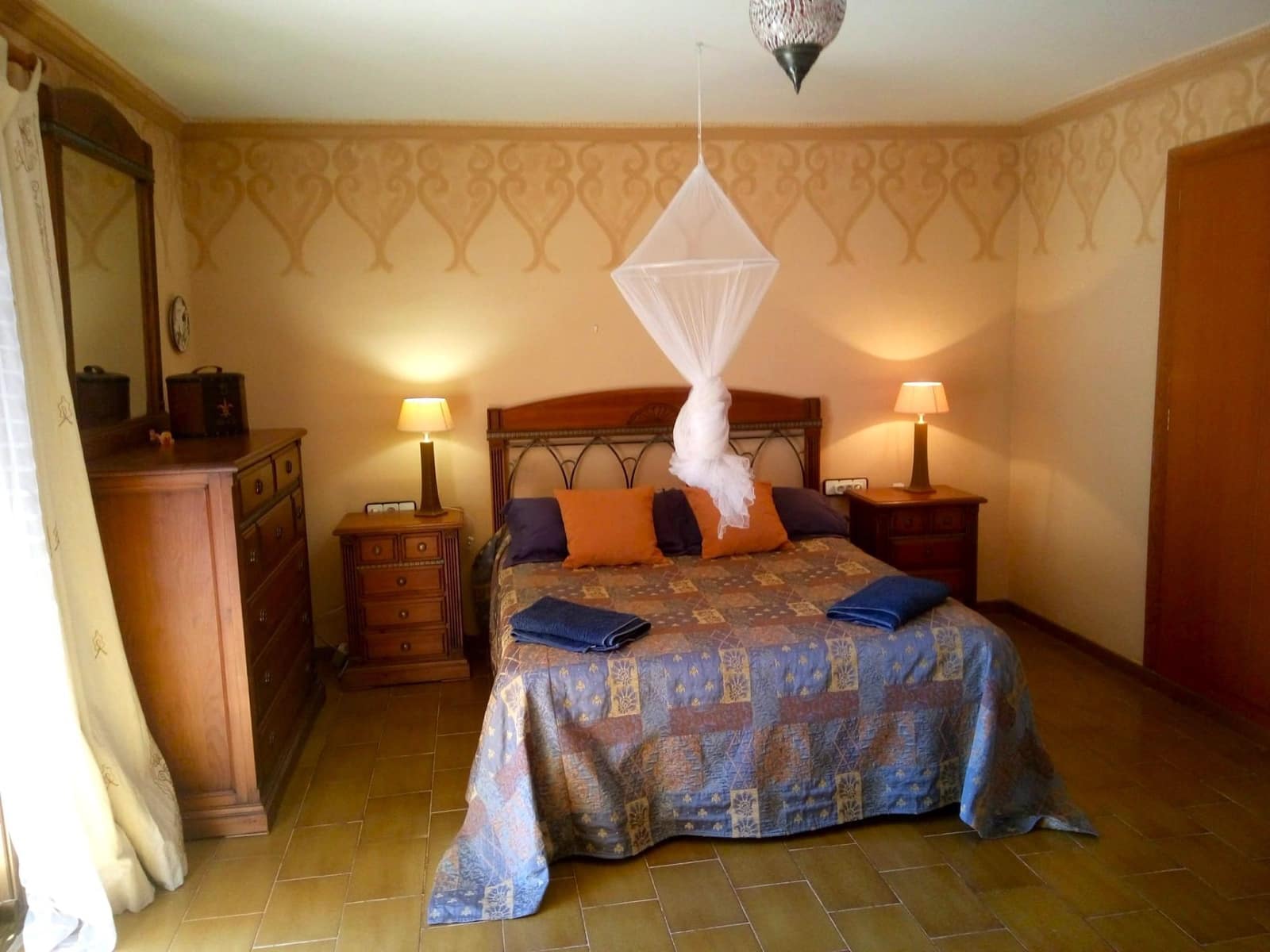 9 bedroom Villa for sale in Serra with pool garage - € 449,000 (Ref: 9433054)