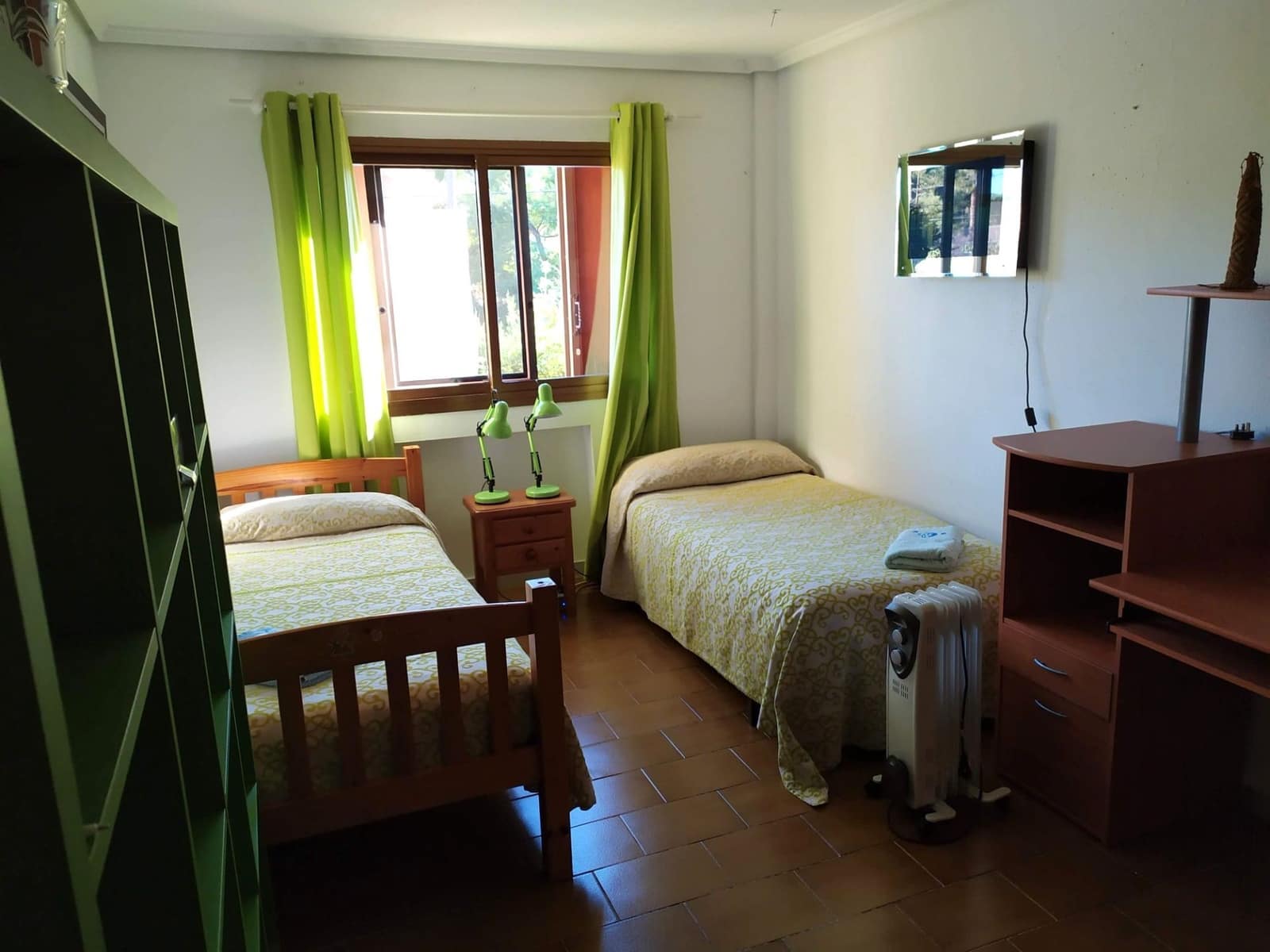 9 bedroom Villa for sale in Serra with pool garage - € 449,000 (Ref: 9433054)