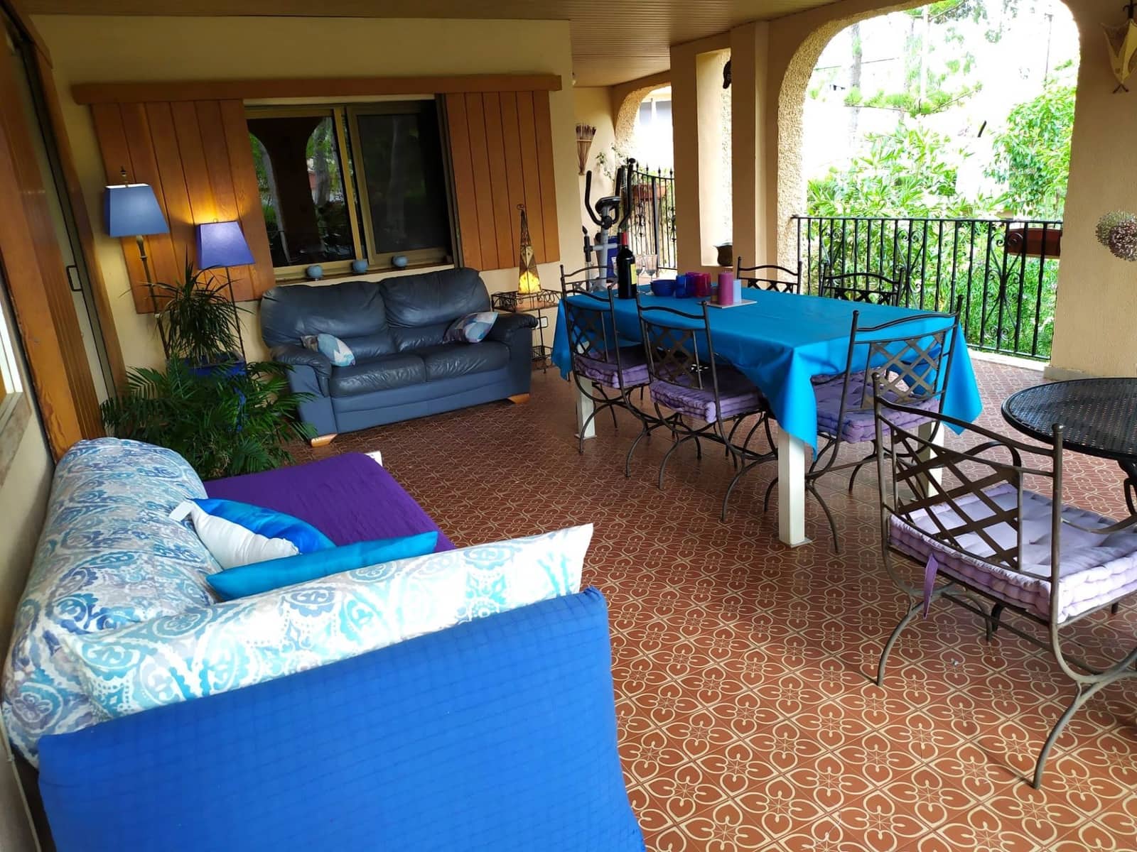 9 bedroom Villa for sale in Serra with pool garage - € 449,000 (Ref: 9433054)