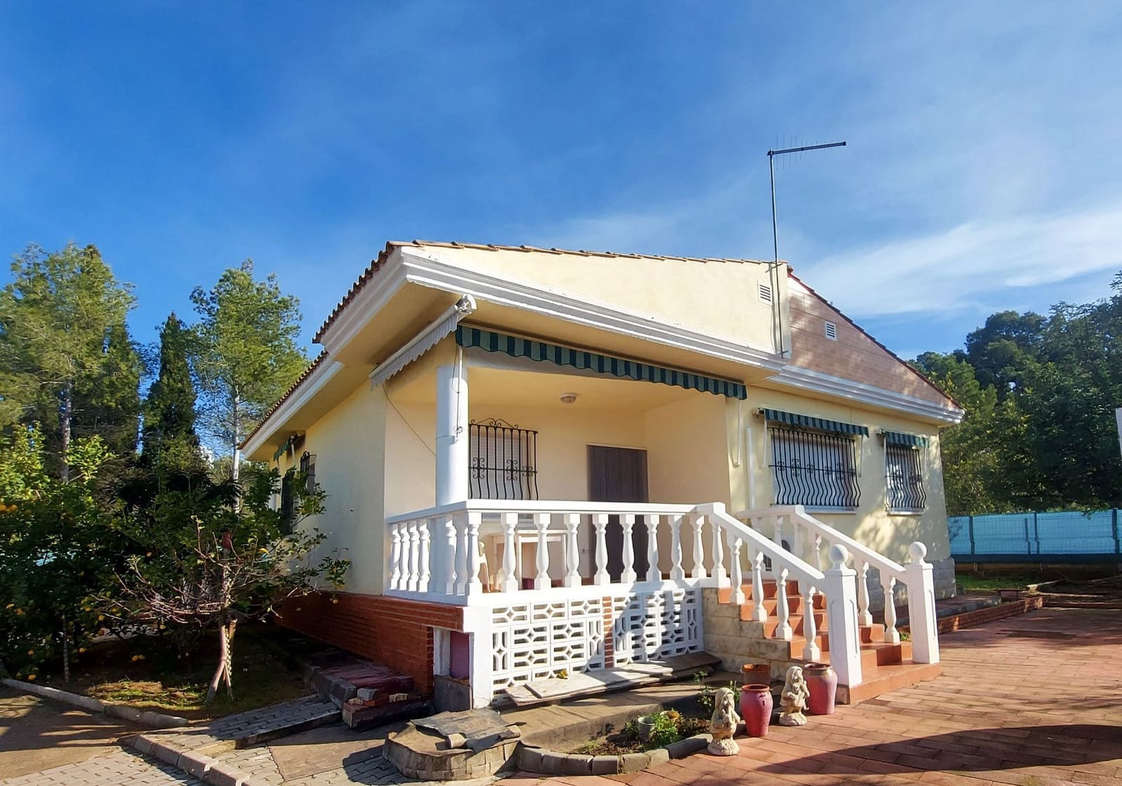 5 bedroom Villa for sale in Olocau with pool garage - € 450,000 (Ref: 9478548)