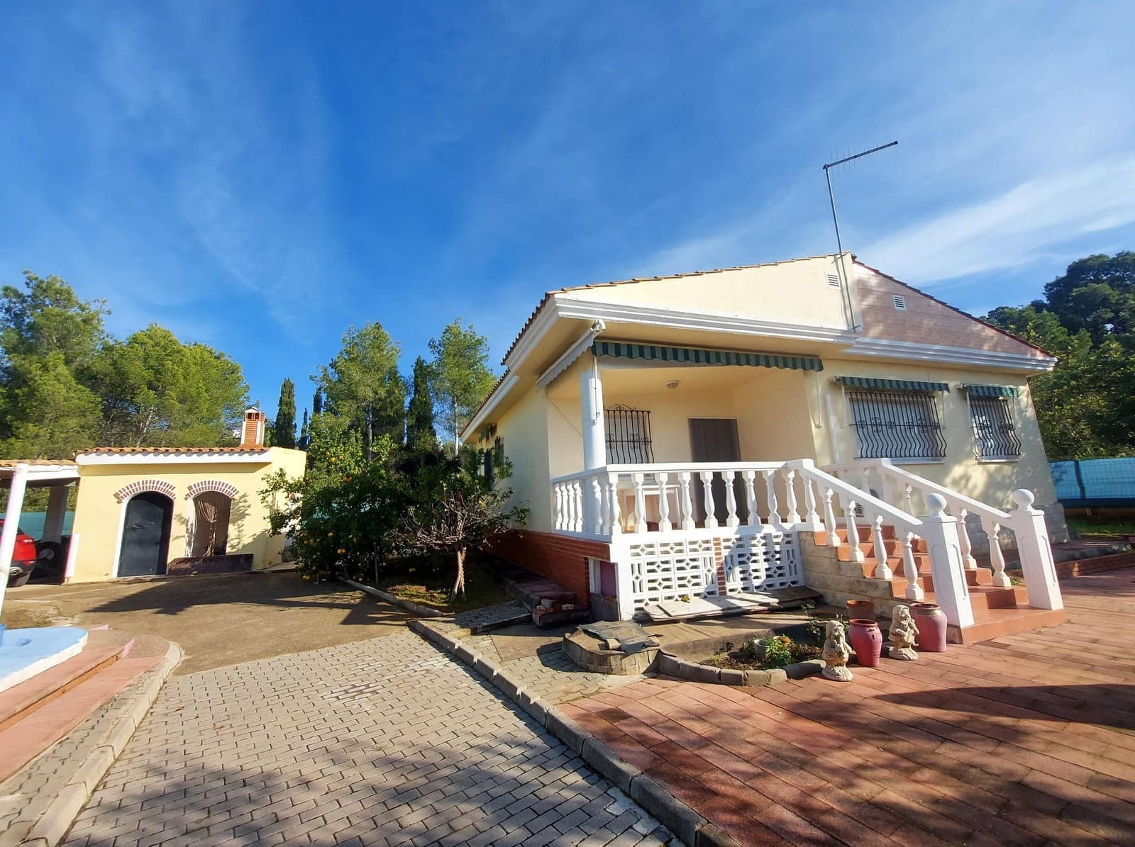 5 bedroom Villa for sale in Olocau with pool garage - € 450,000 (Ref: 9478548)