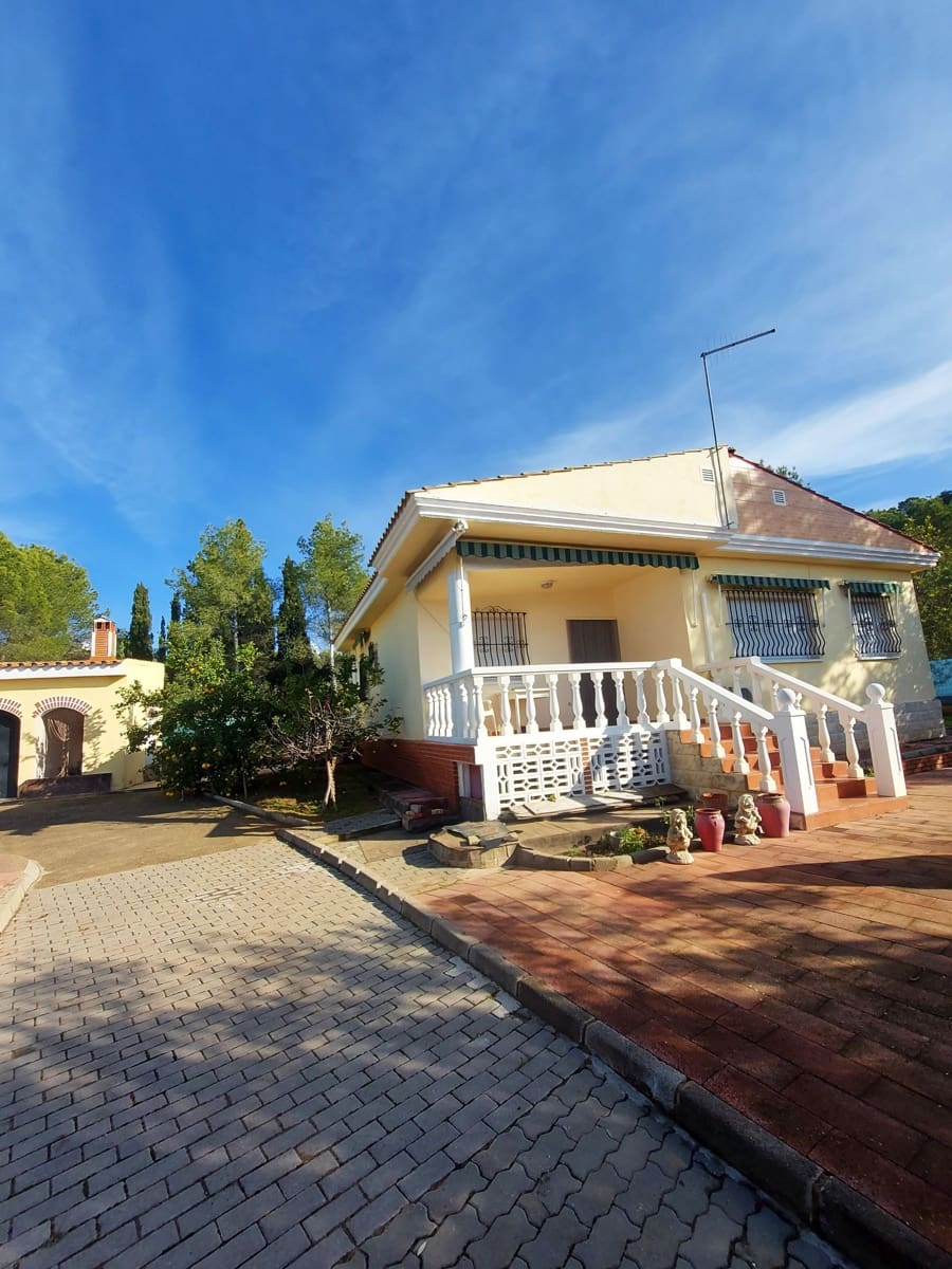 5 bedroom Villa for sale in Olocau with pool garage - € 450,000 (Ref: 9478548)